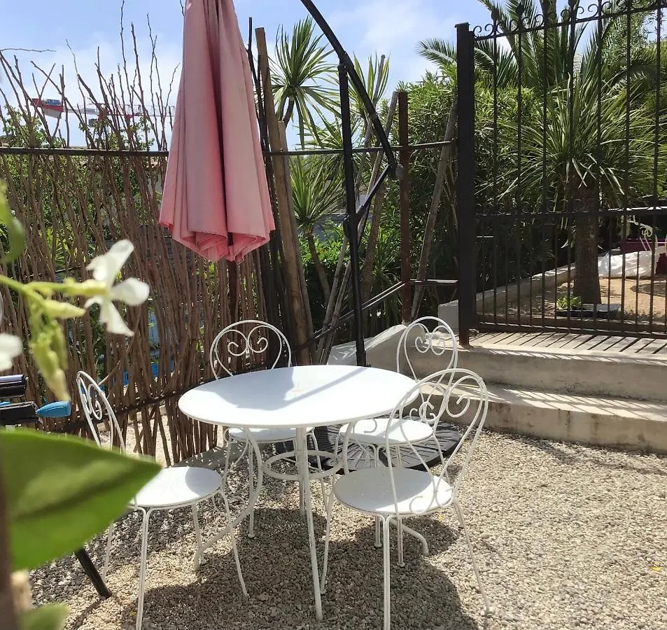 Appartamento 2 pièces rez-de-jardin dans maison avec piscine Villeneuve-Loubet