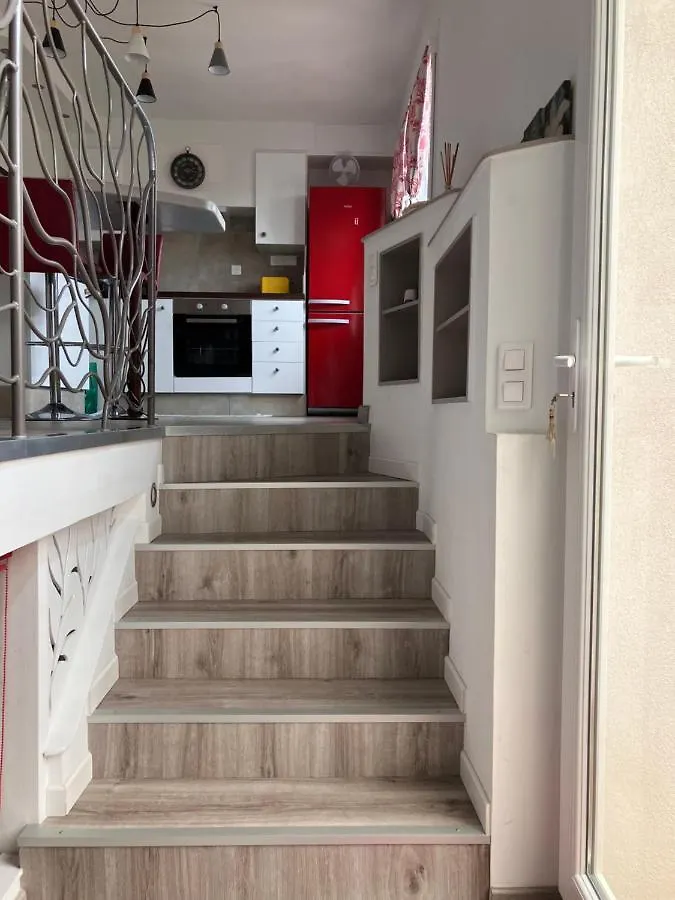 Apartment 2 Pieces Rez-De-Jardin Dans Maison Avec Piscine Villeneuve-Loubet Frankreich